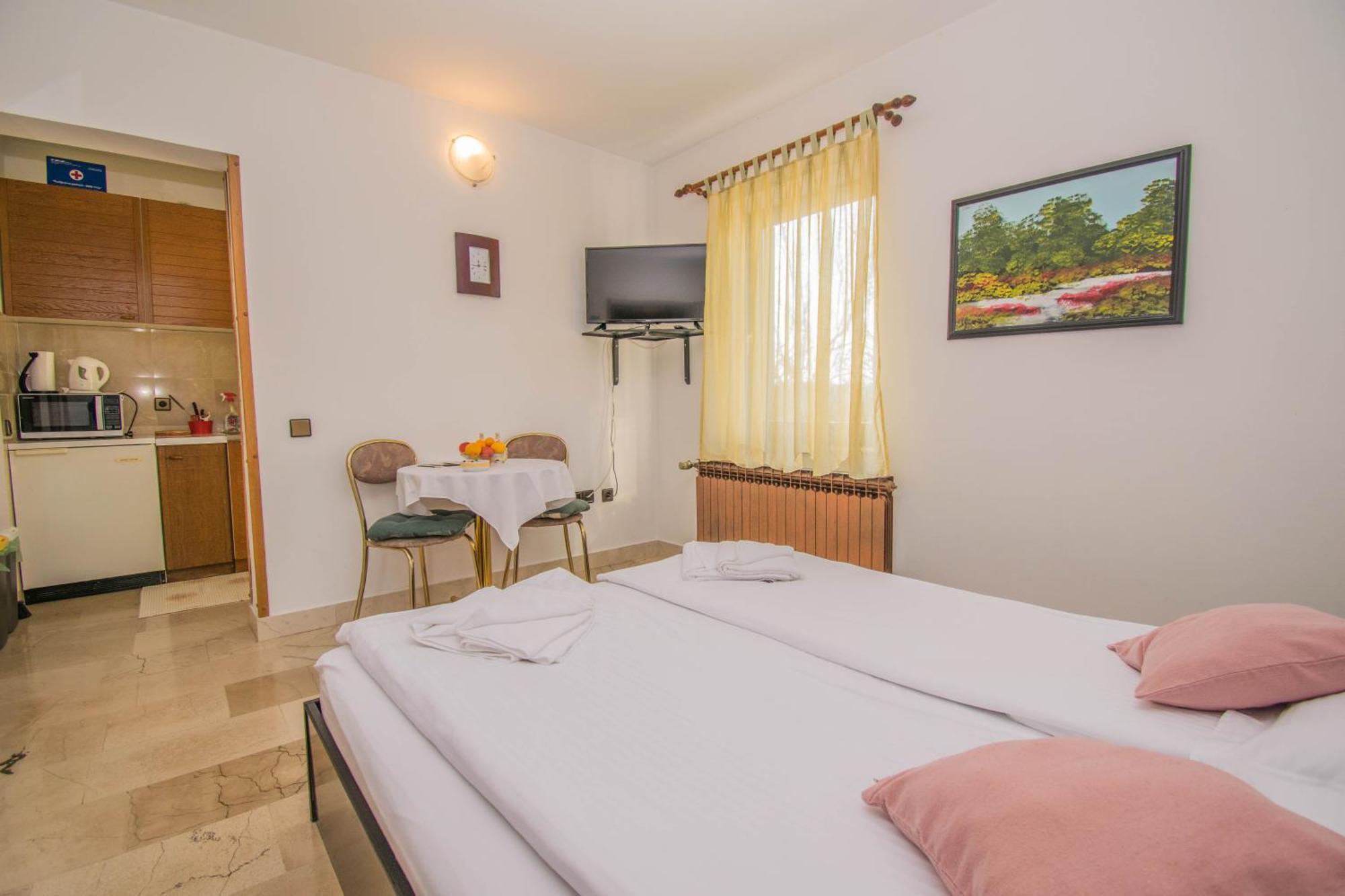Apartments Grand & Plav In Krk Krk Town Exterior photo